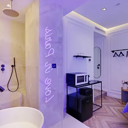 Private Suite With Jacuzzi - 2P - Rivoli Paris Exterior photo